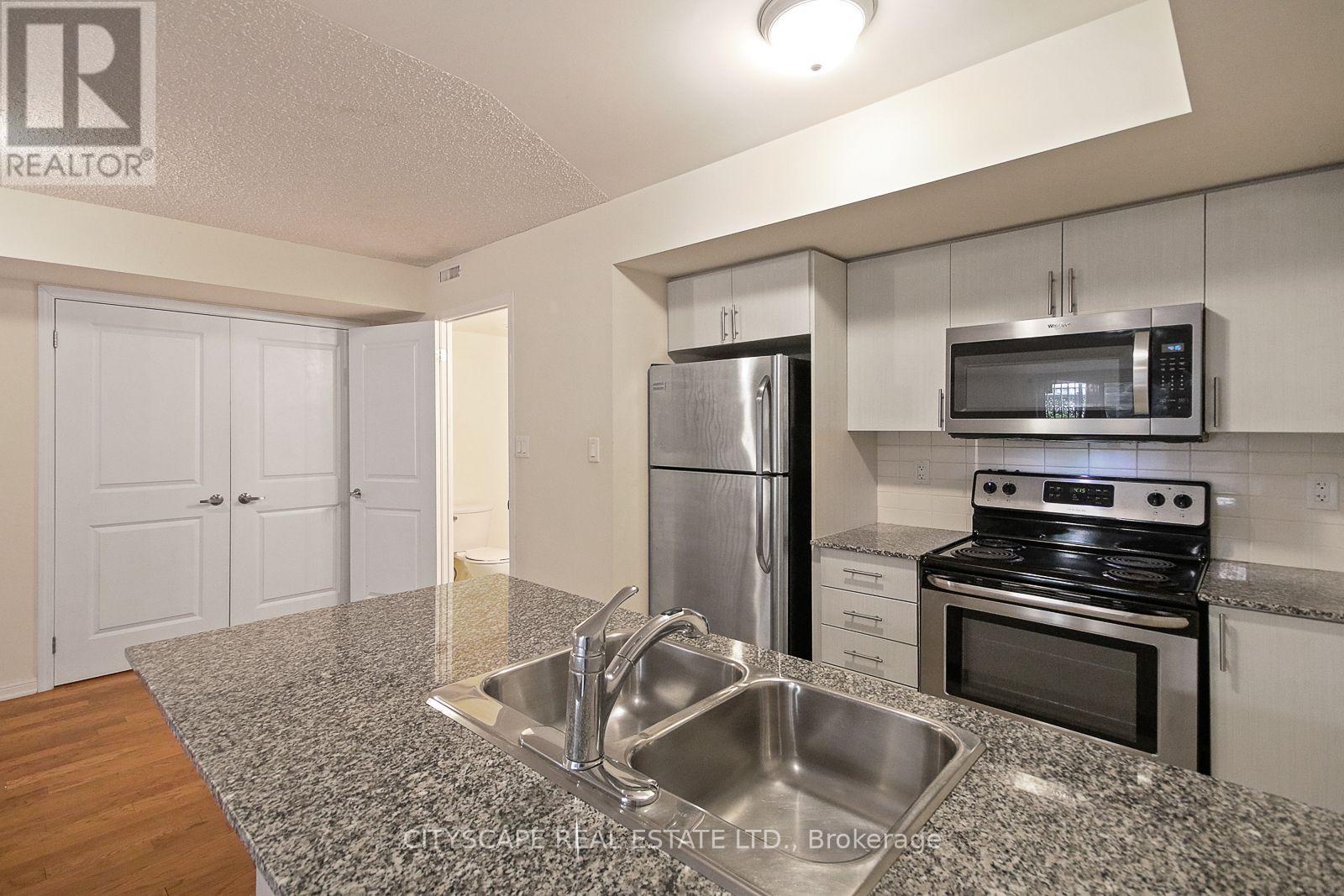 116 - 9 Foundry Avenue Property Photo 26