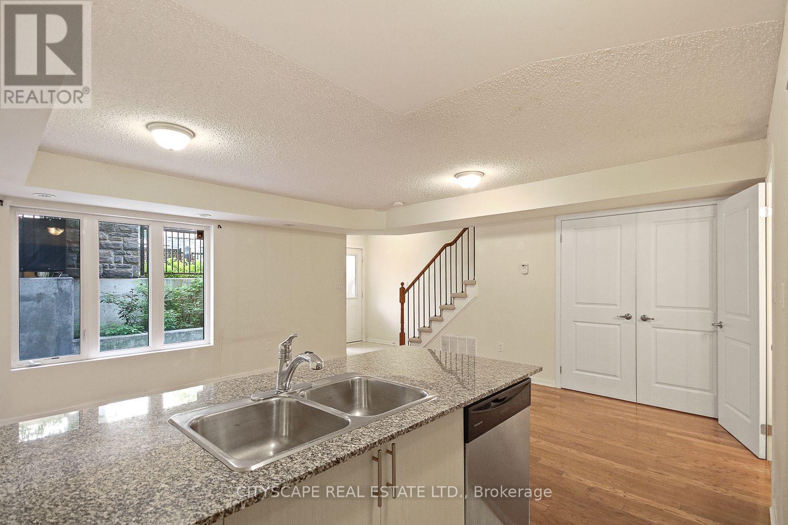 116 - 9 Foundry Avenue Property Photo 27