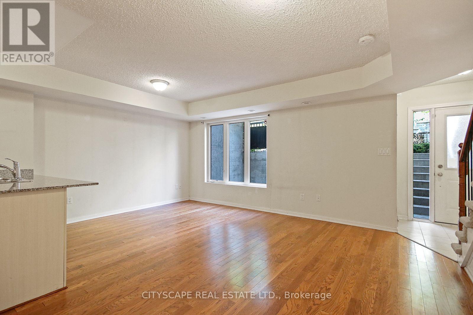 116 - 9 Foundry Avenue Property Photo 28