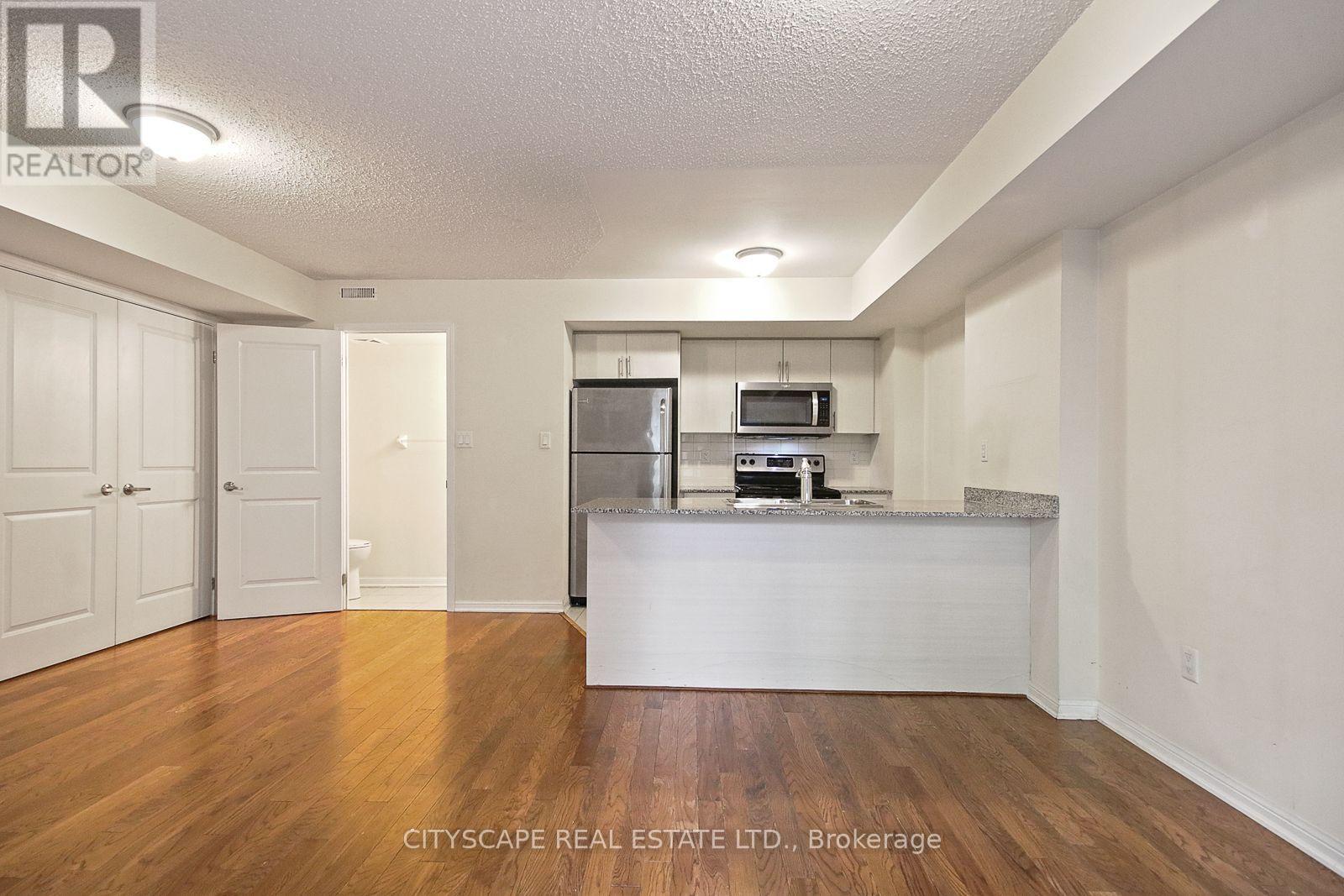 116 - 9 Foundry Avenue Property Photo 30