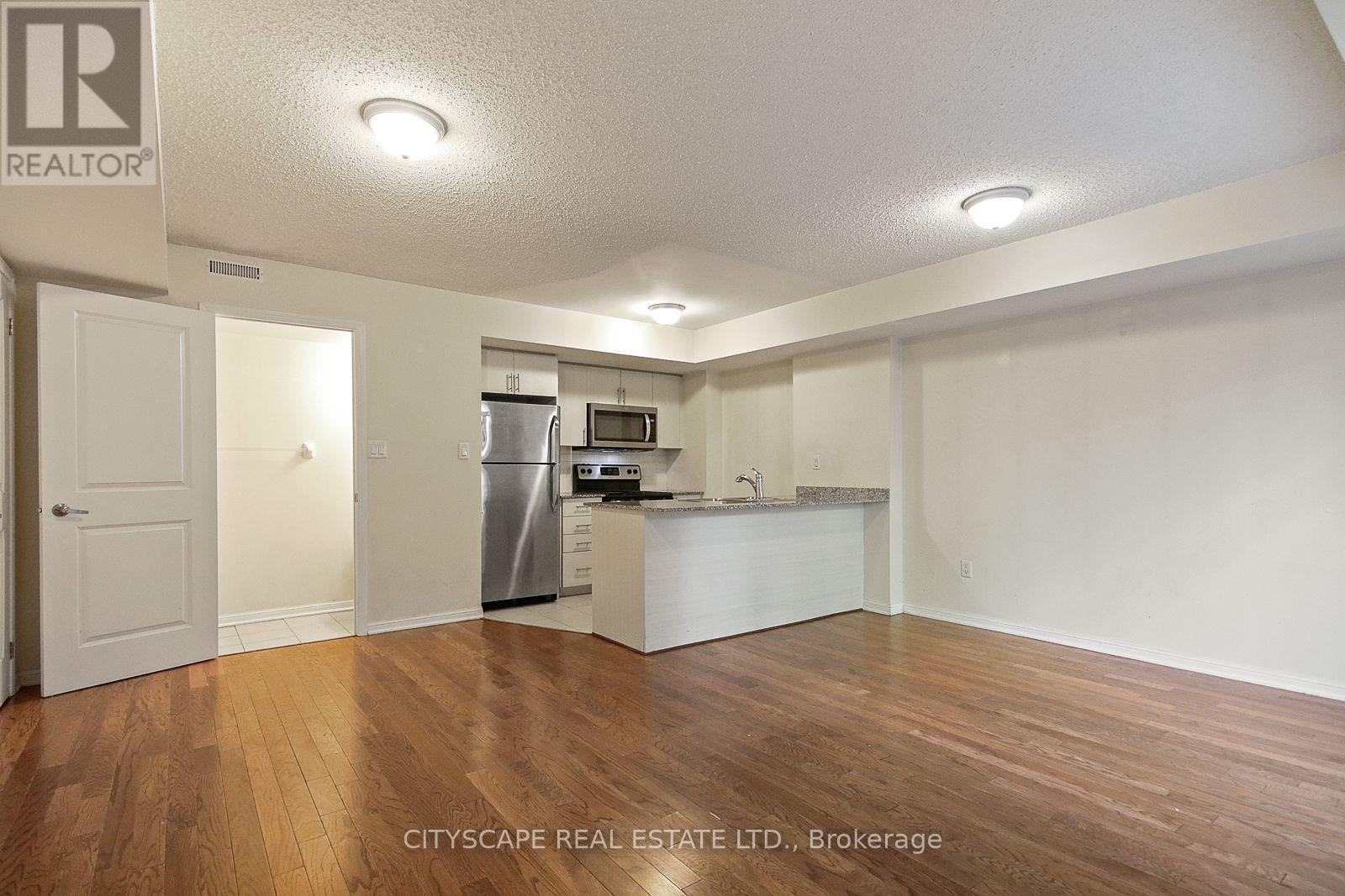 116 - 9 Foundry Avenue Property Photo 32