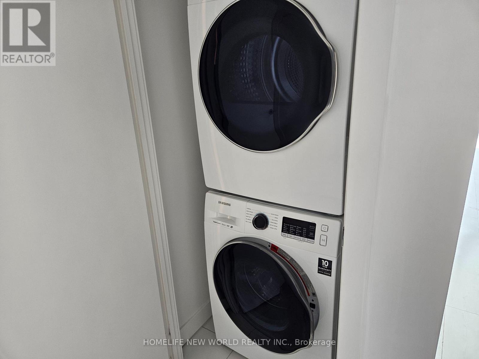 1312 - 10 De Boers Drive Property Photo 8