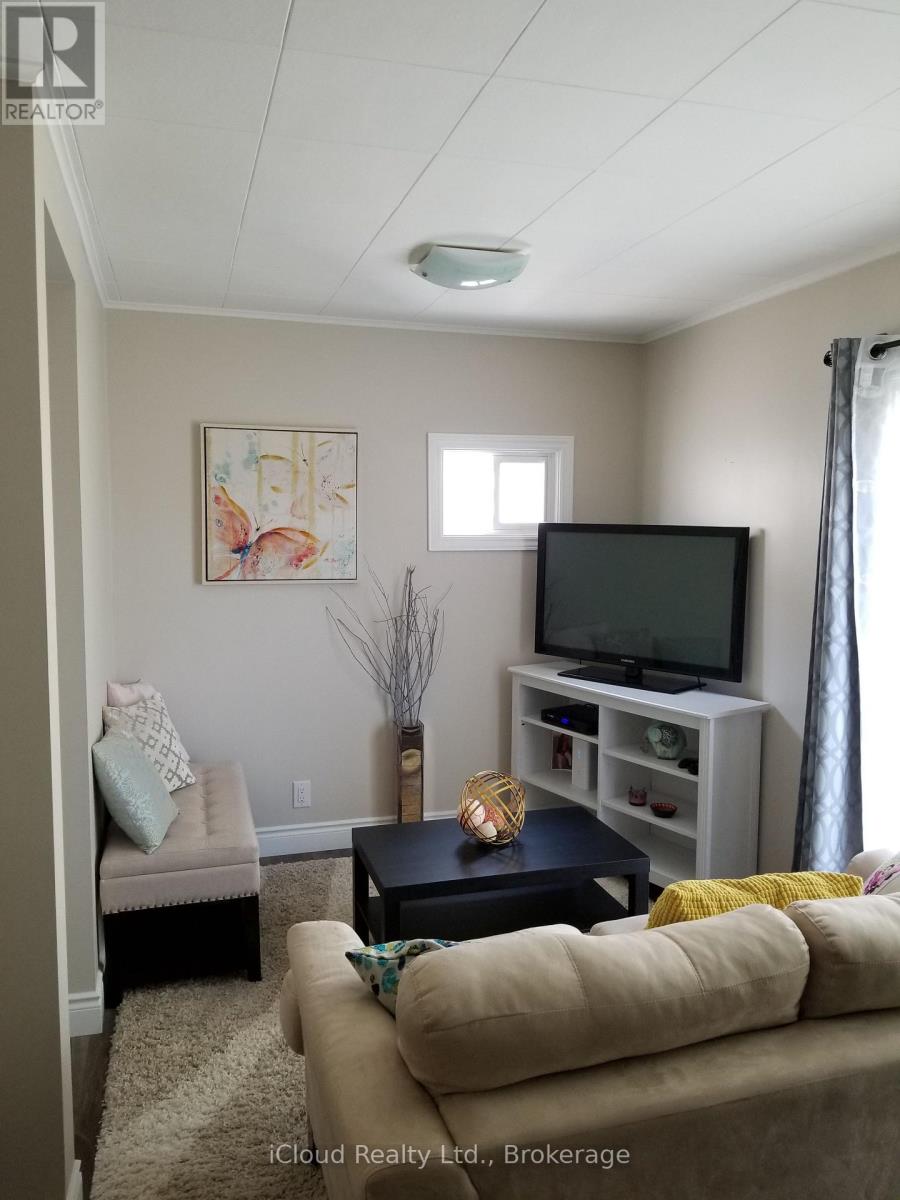 2c - 795 Lakeshore Road E Property Photo 5