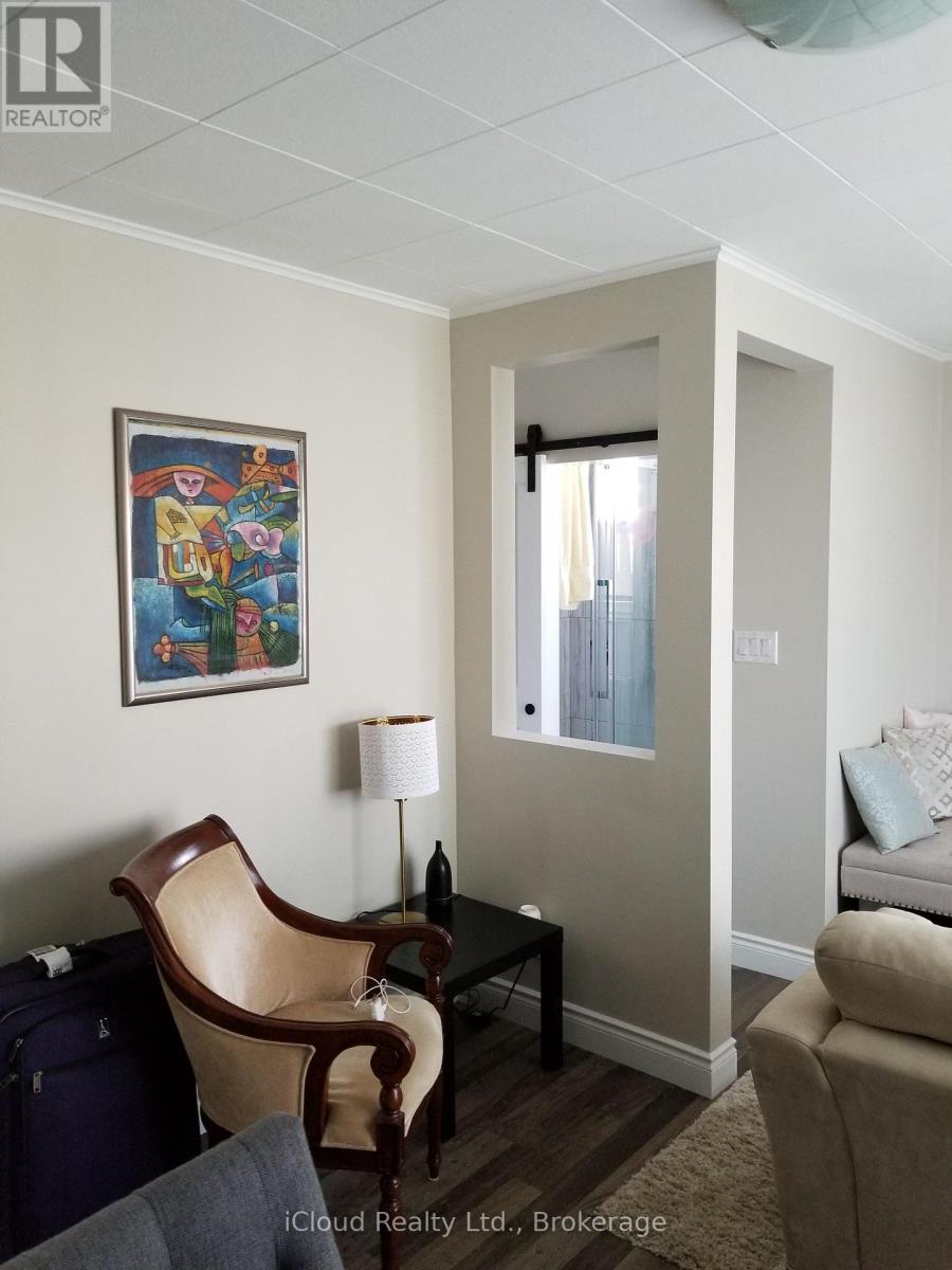 2c - 795 Lakeshore Road E Property Photo 7