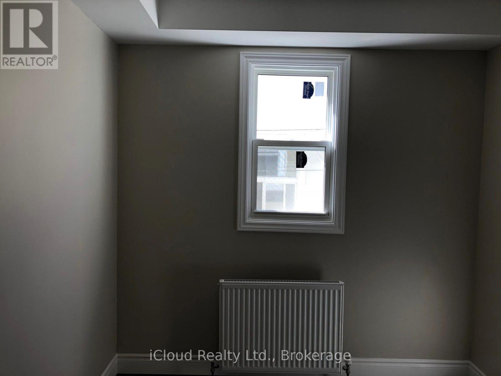 2c - 795 Lakeshore Road E Property Photo 15