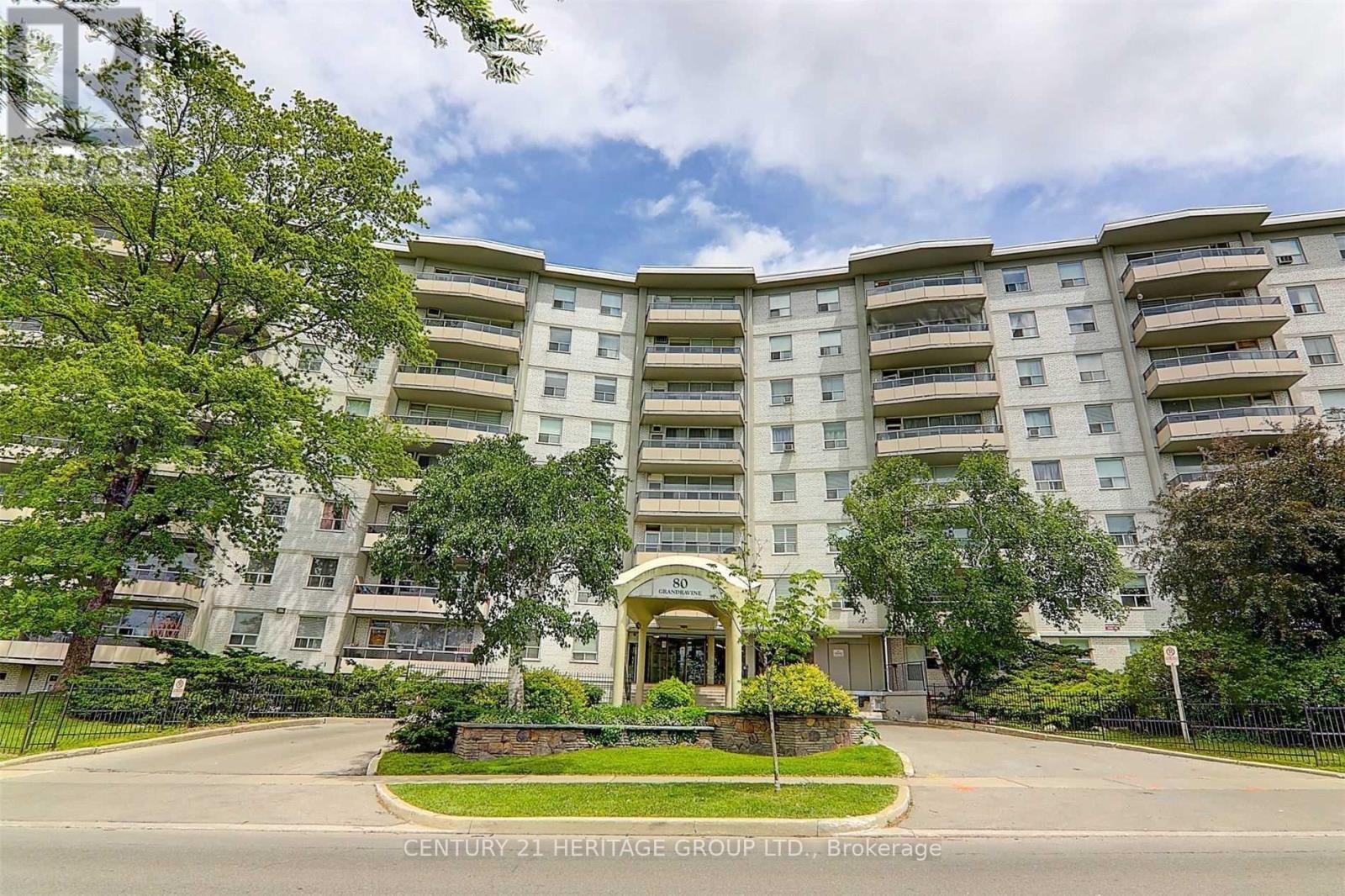 411 - 80 GRANDRAVINE DRIVE Property Photo 1