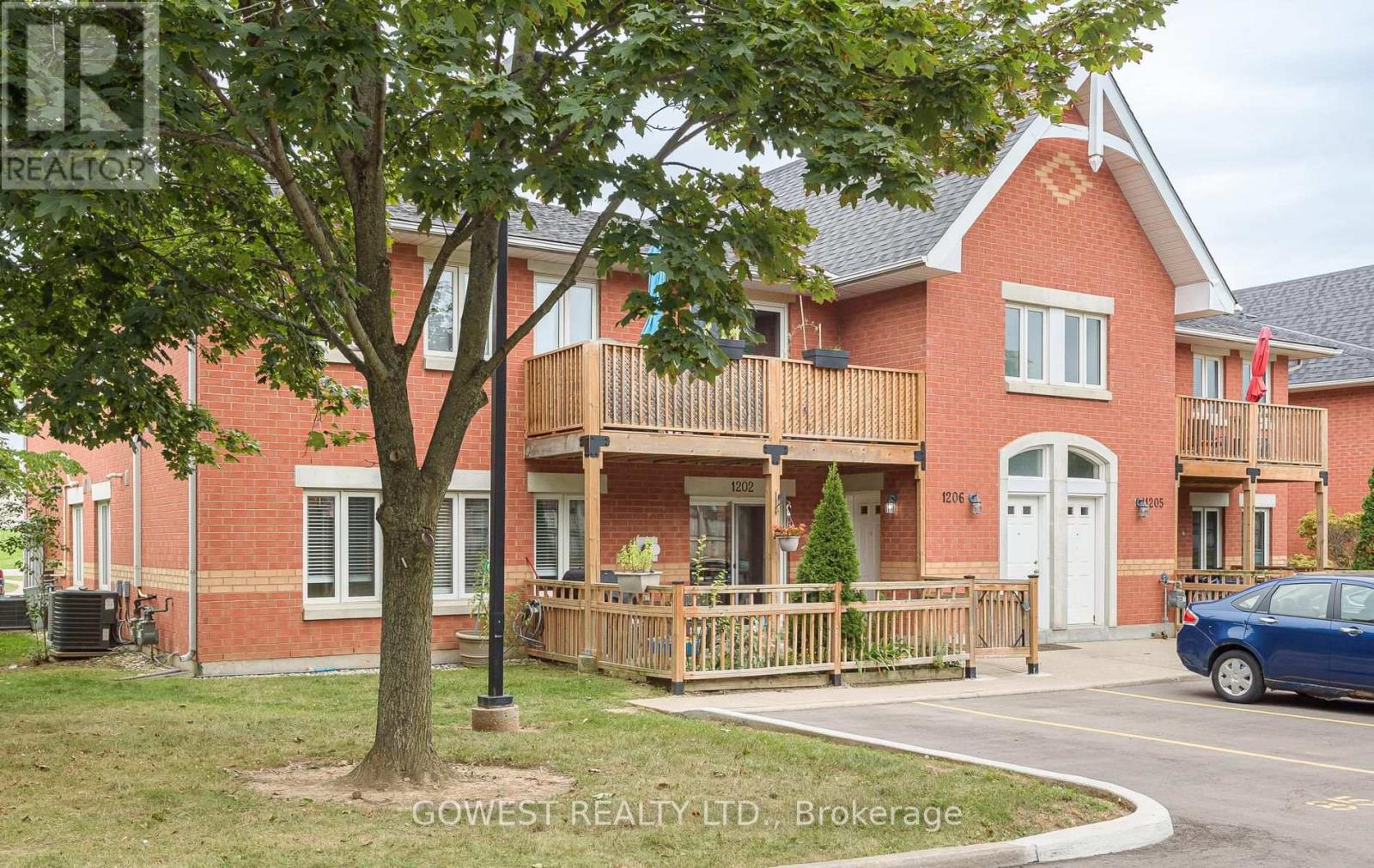 1202 - 4140 Foxwood Drive Property Photo 2