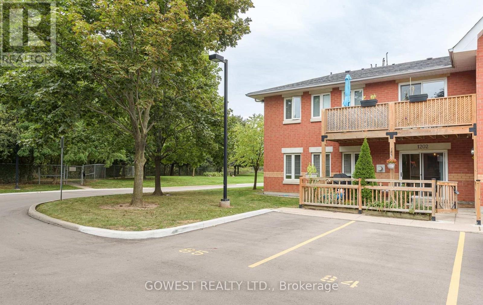 1202 - 4140 Foxwood Drive Property Photo 3
