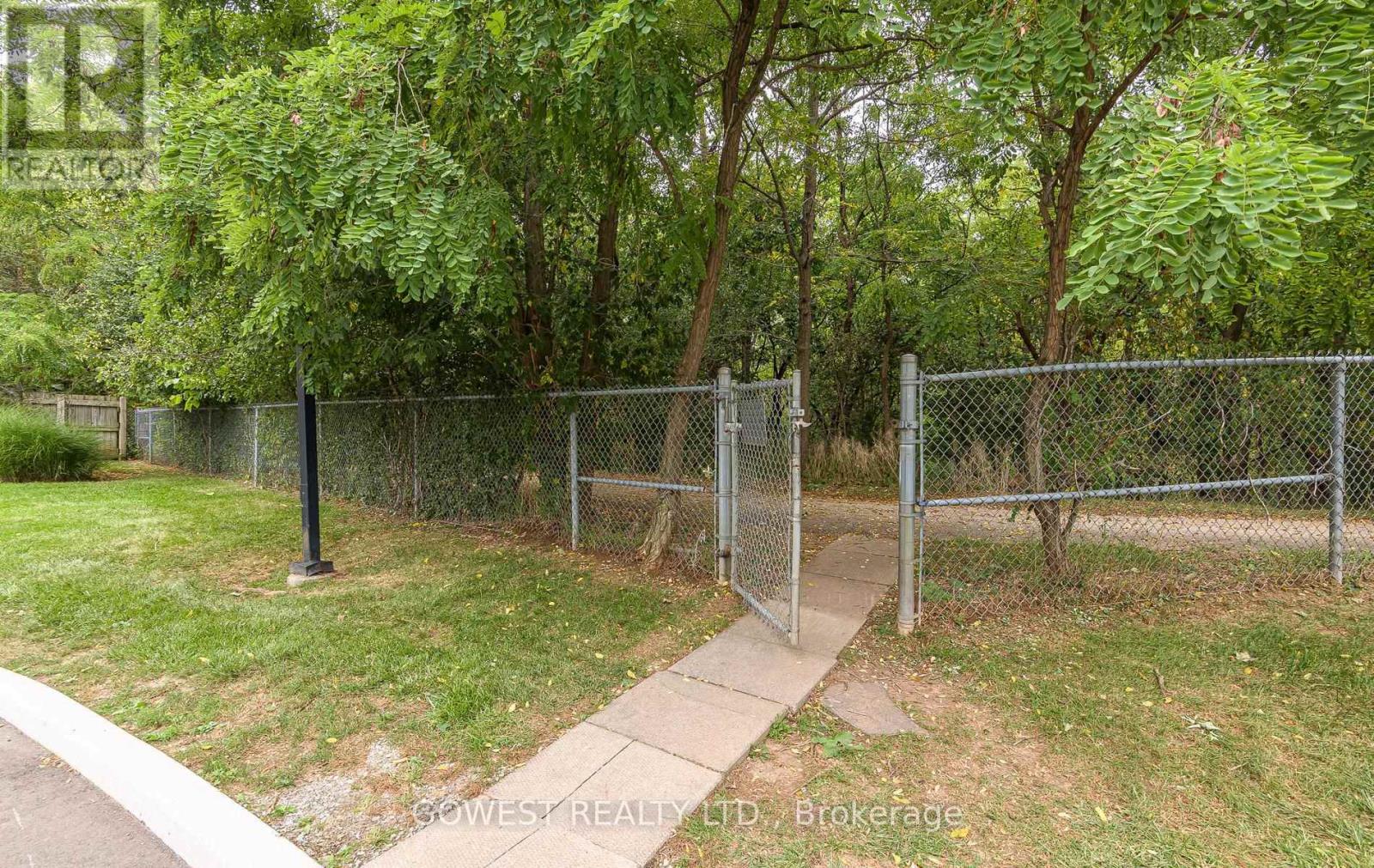 1202 - 4140 Foxwood Drive Property Photo 24