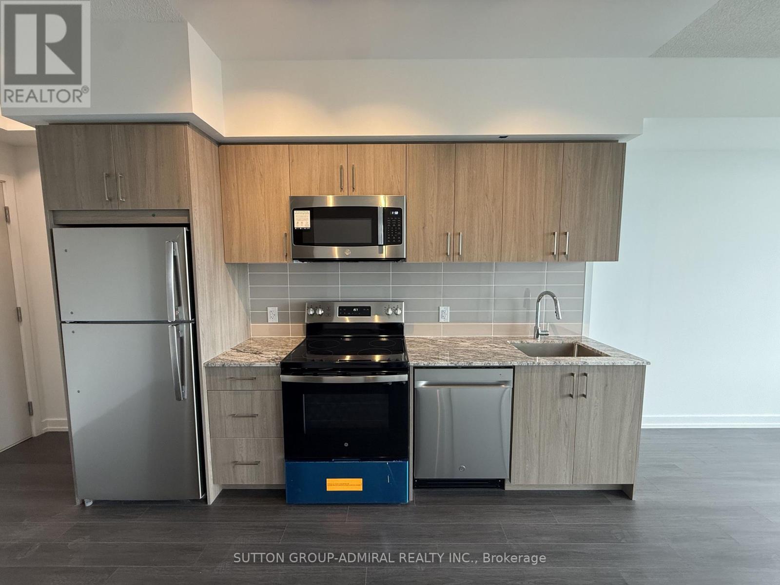 2311 - 4010 Eglinton Avenue Property Photo 2