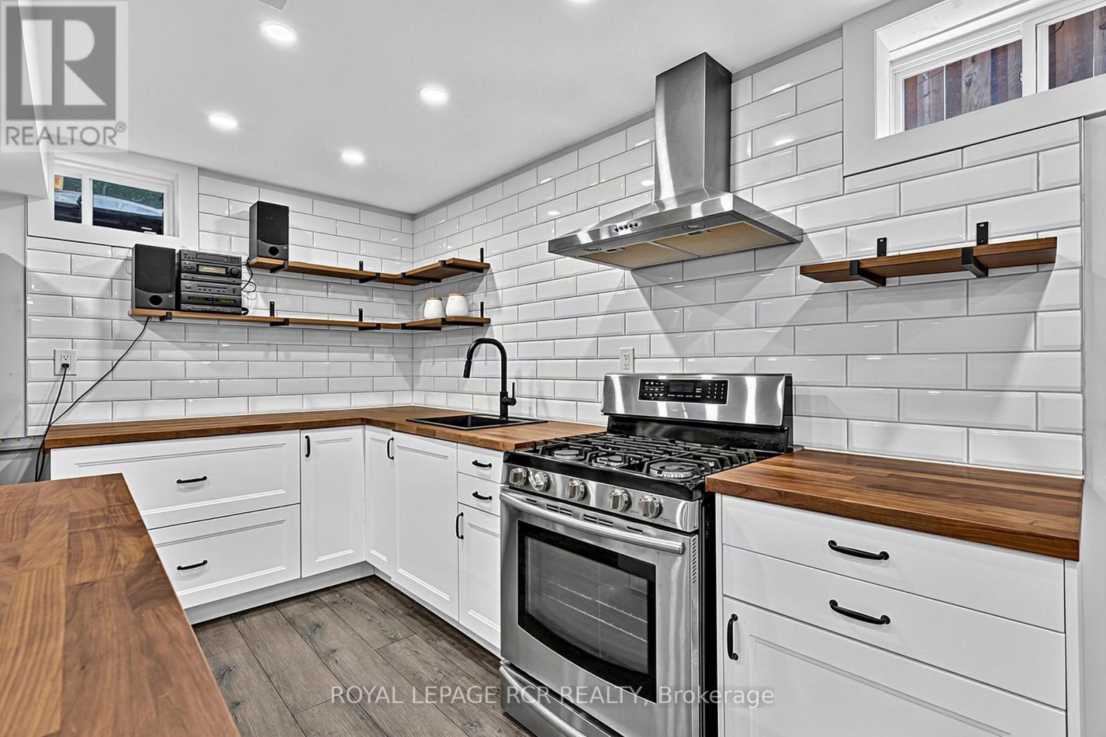 5 Borland Crescent Property Photo 22