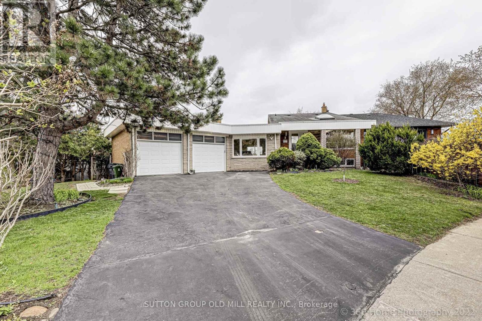 2 Leita Court Property Photo 1