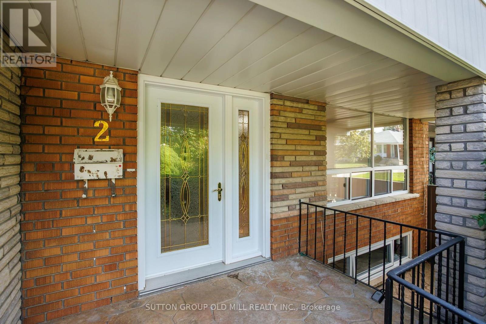 2 Leita Court Property Photo 2
