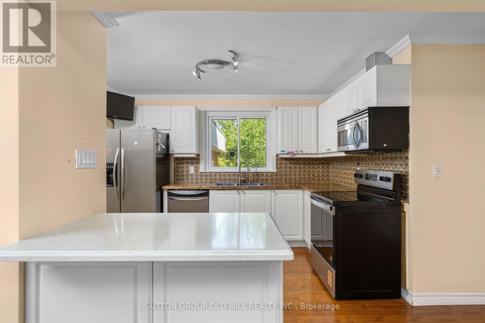2 Leita Court Property Photo 8