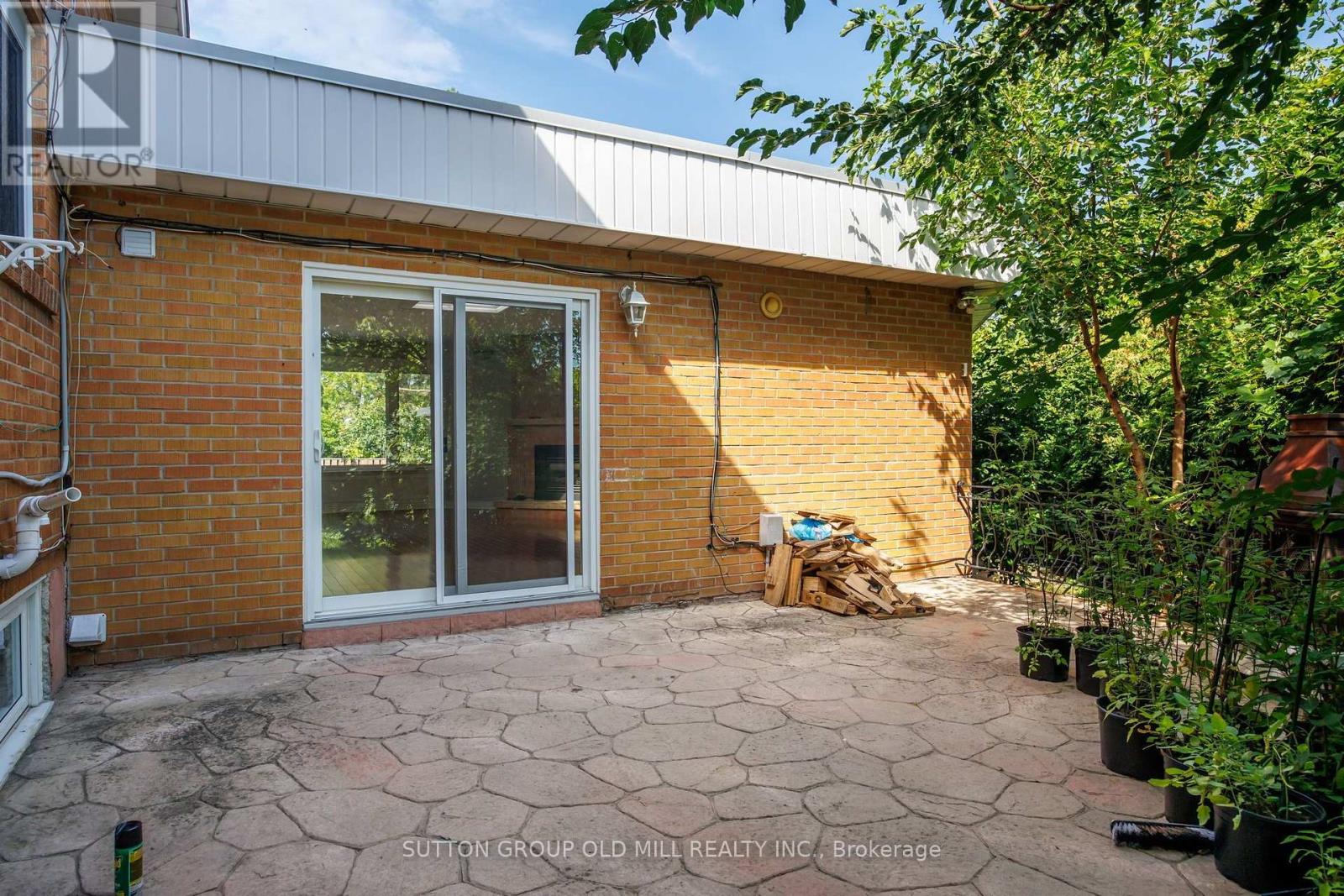 2 Leita Court Property Photo 23