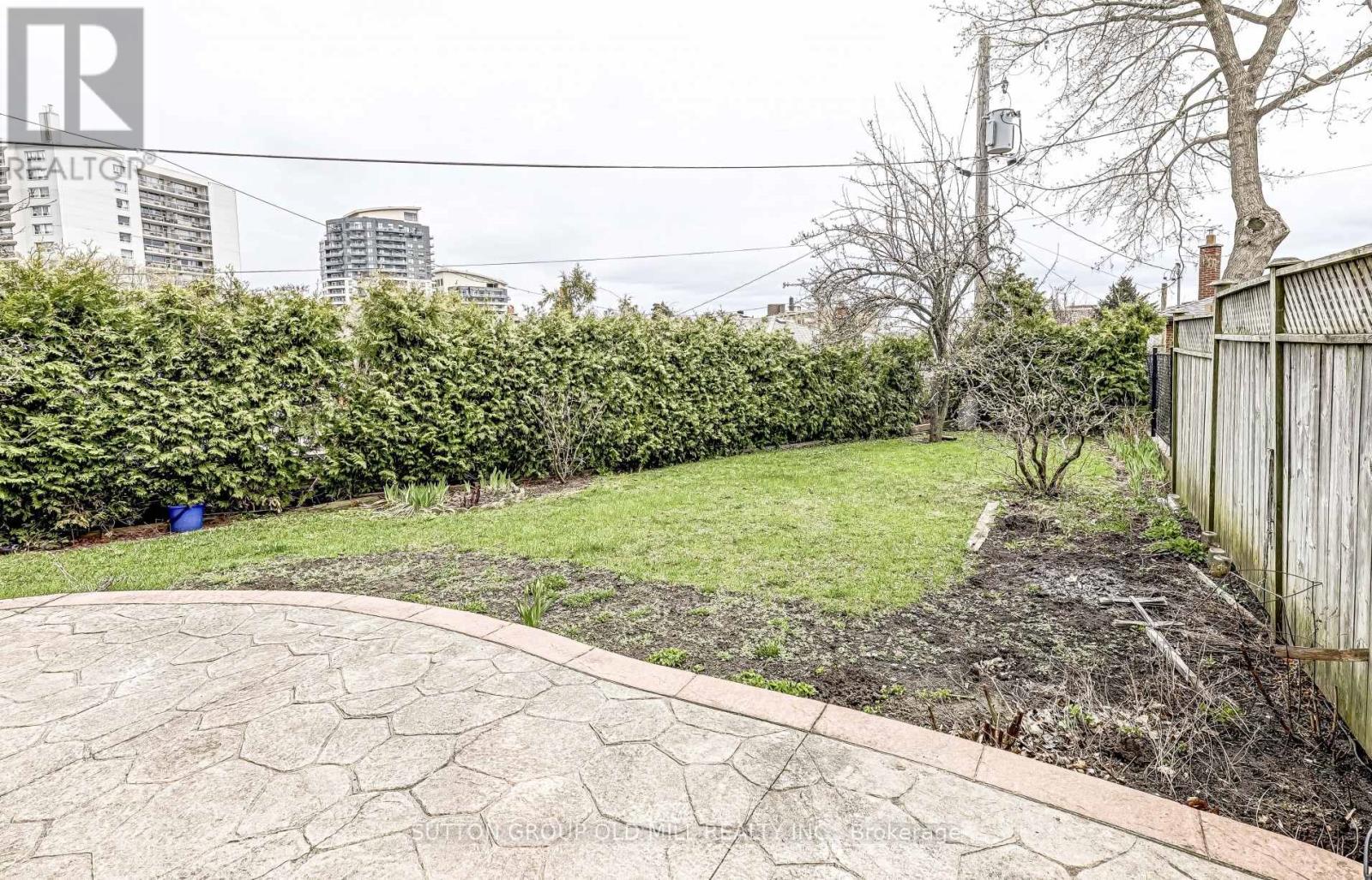 2 Leita Court Property Photo 24