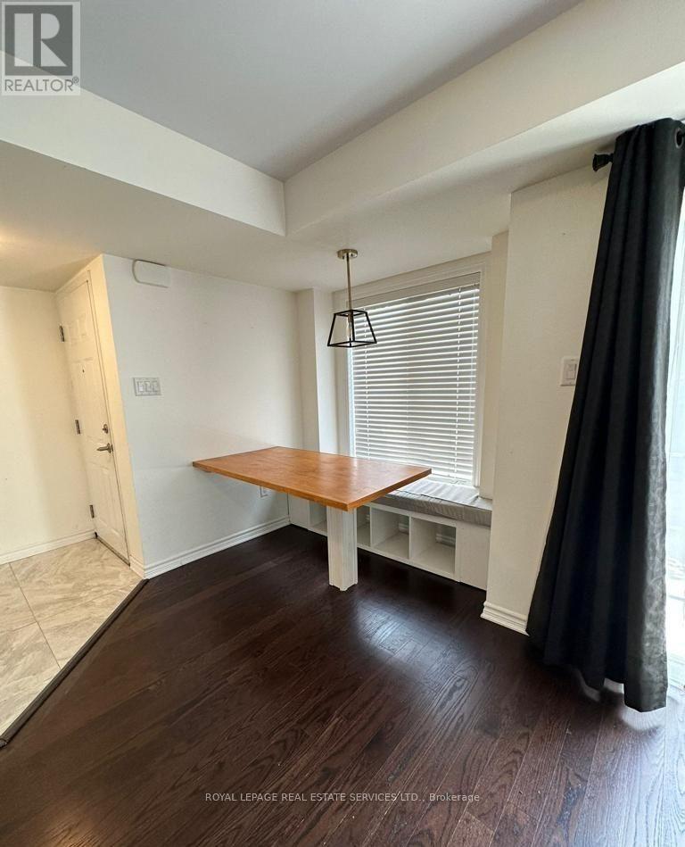 57 - 2441 Greenwich Drive Property Photo 2