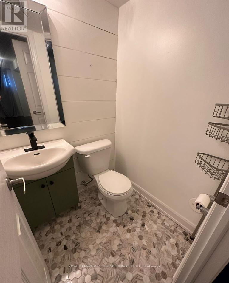 57 - 2441 Greenwich Drive Property Photo 9