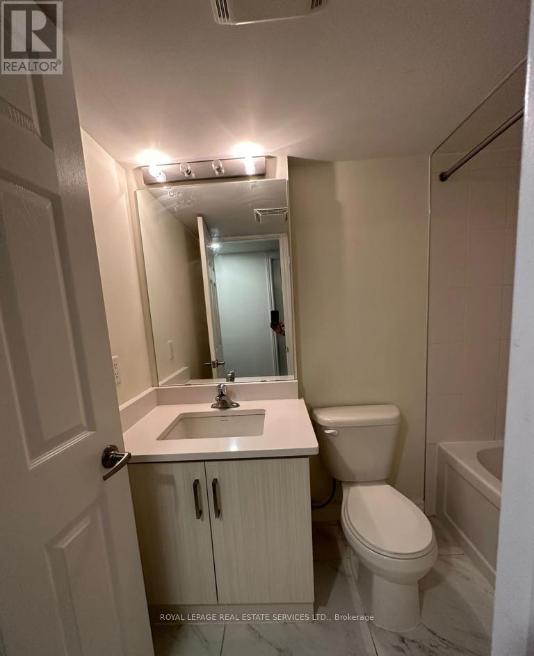 57 - 2441 Greenwich Drive Property Photo 13