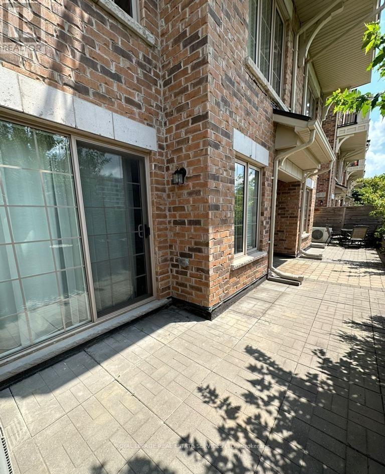 57 - 2441 Greenwich Drive Property Photo 16