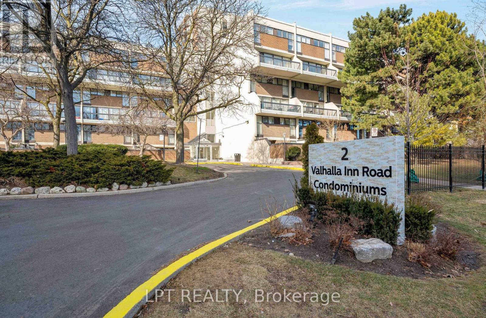 332 - 2 Valhalla Inn Road Property Photo 2