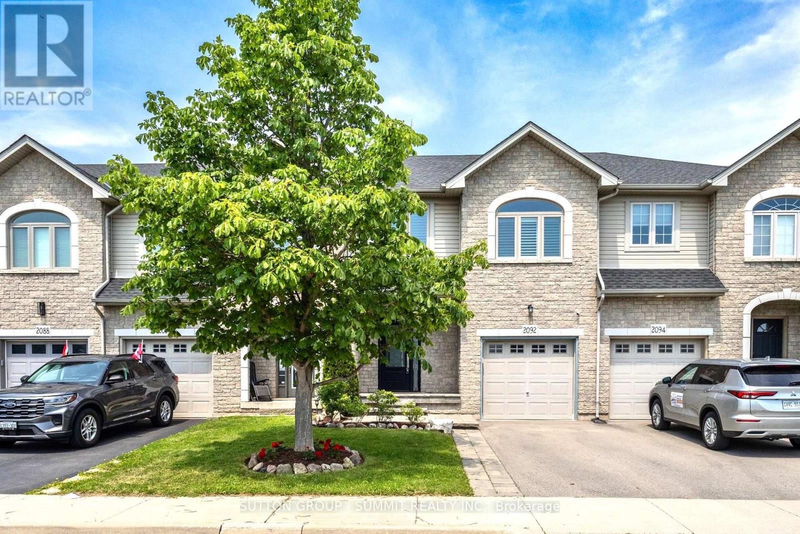 2092 English Crescent Property Photo 1