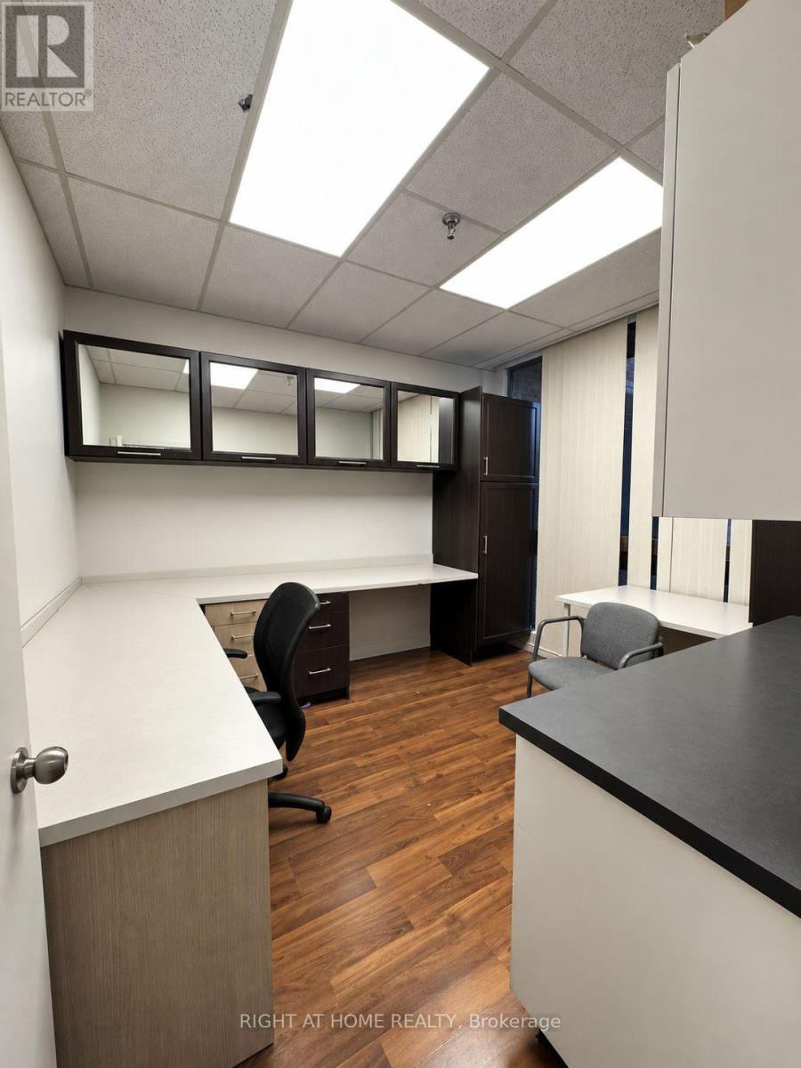 18 - 80 Galaxy Boulevard W Property Photo 11