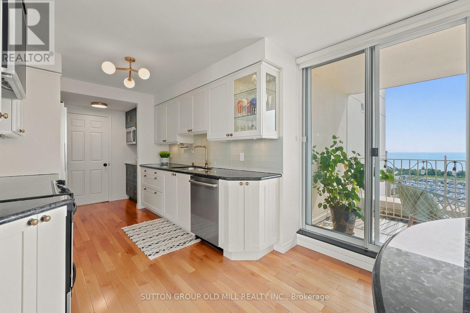 1908 - 2285 Lake Shore Boulevard W Property Photo 8