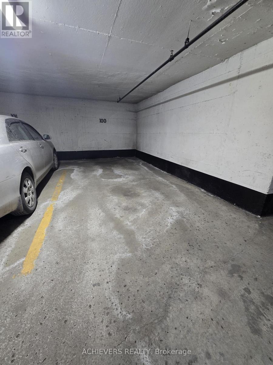 1004 - 1455 Lawrence Avenue W Property Photo 34