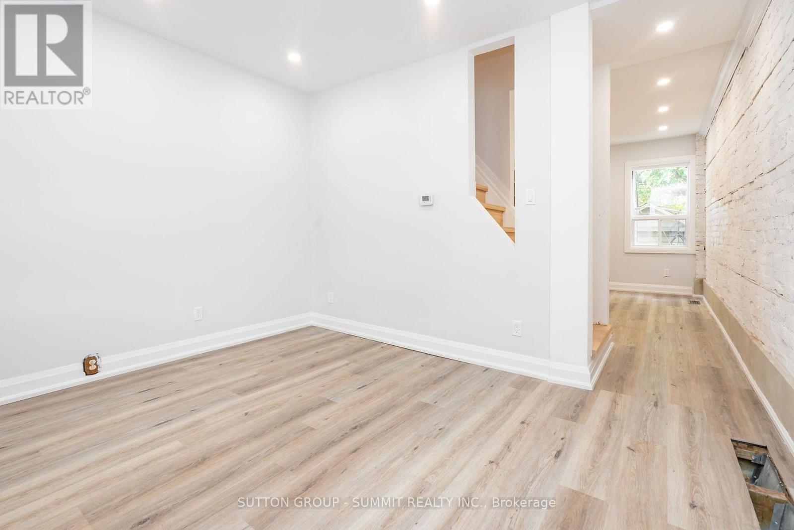 100 Rosethorn Avenue Property Photo 3
