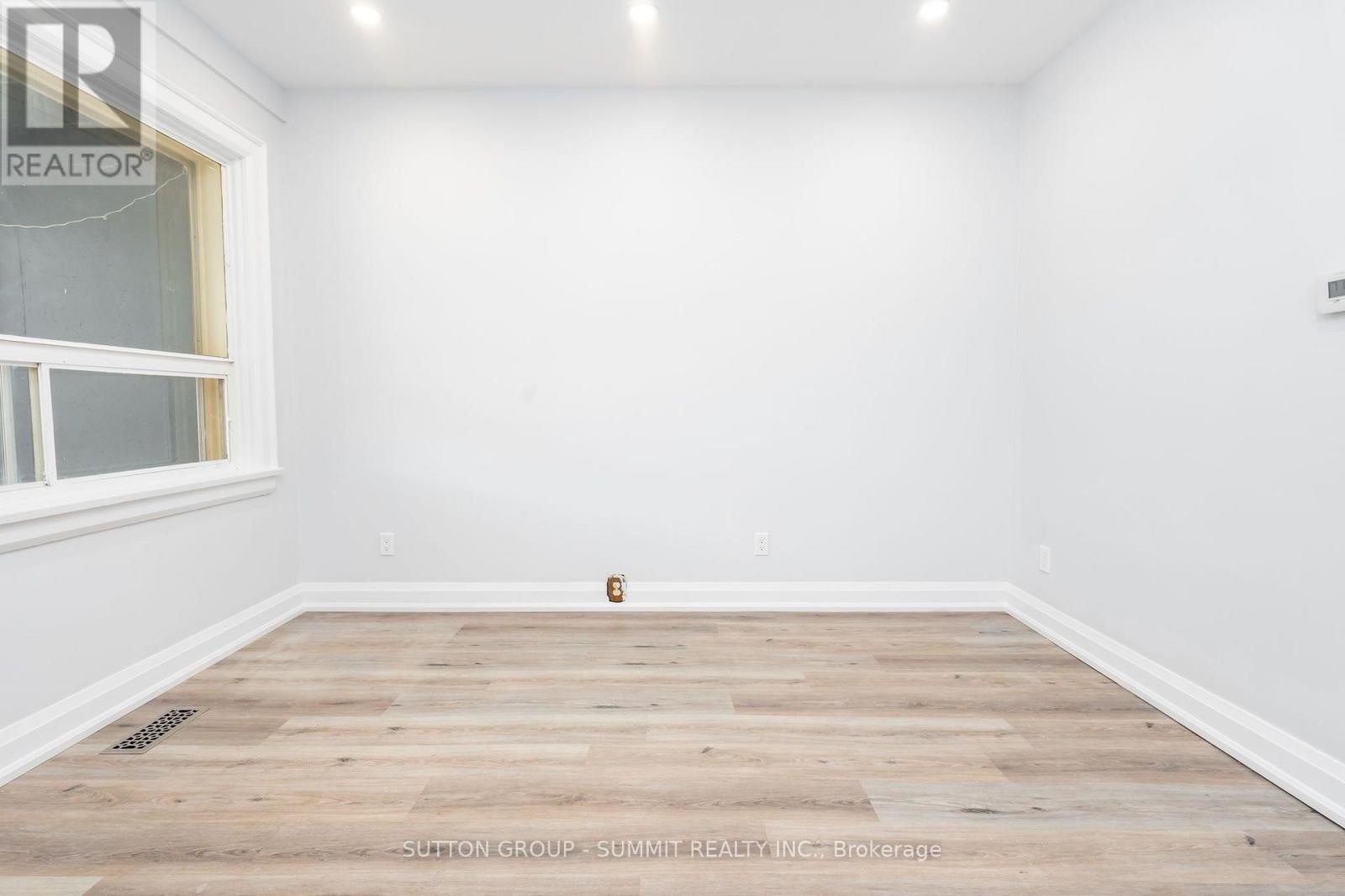 100 Rosethorn Avenue Property Photo 4