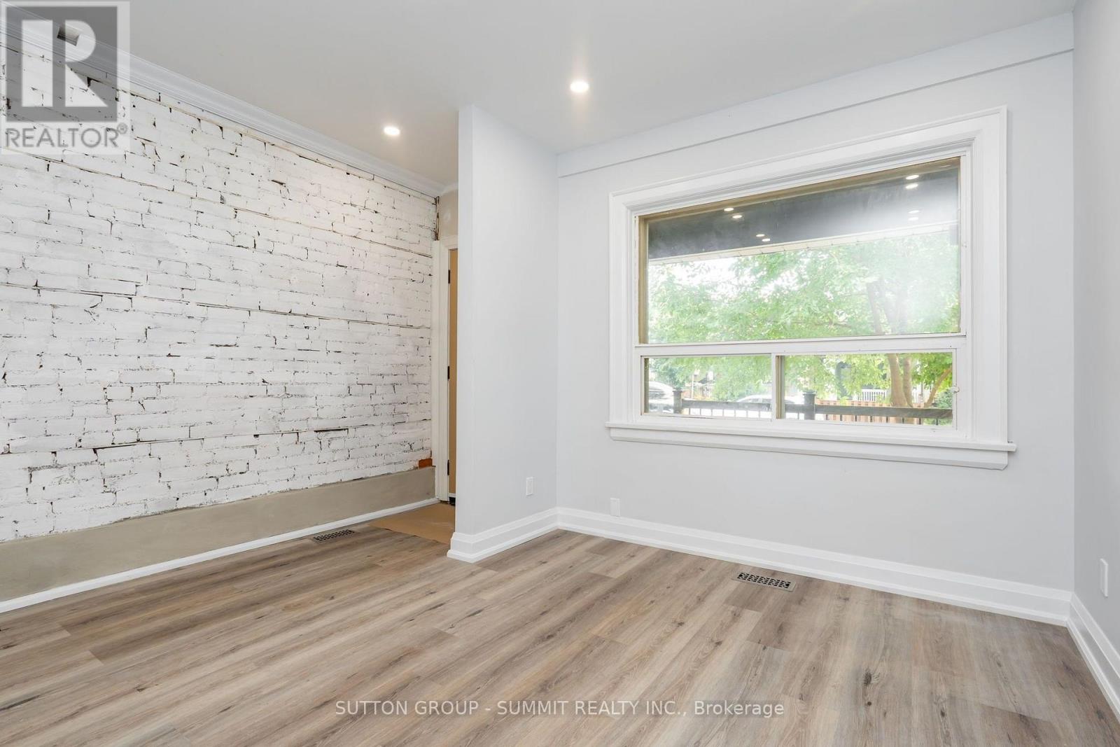 100 Rosethorn Avenue Property Photo 5