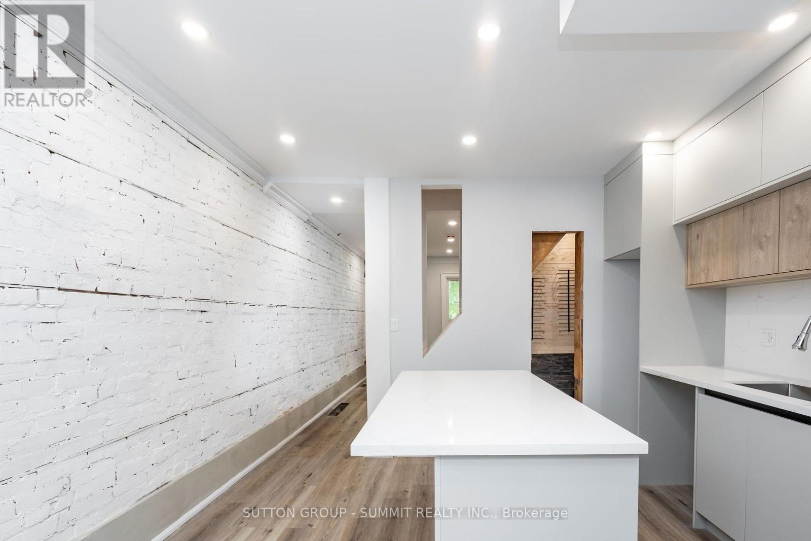 100 Rosethorn Avenue Property Photo 11