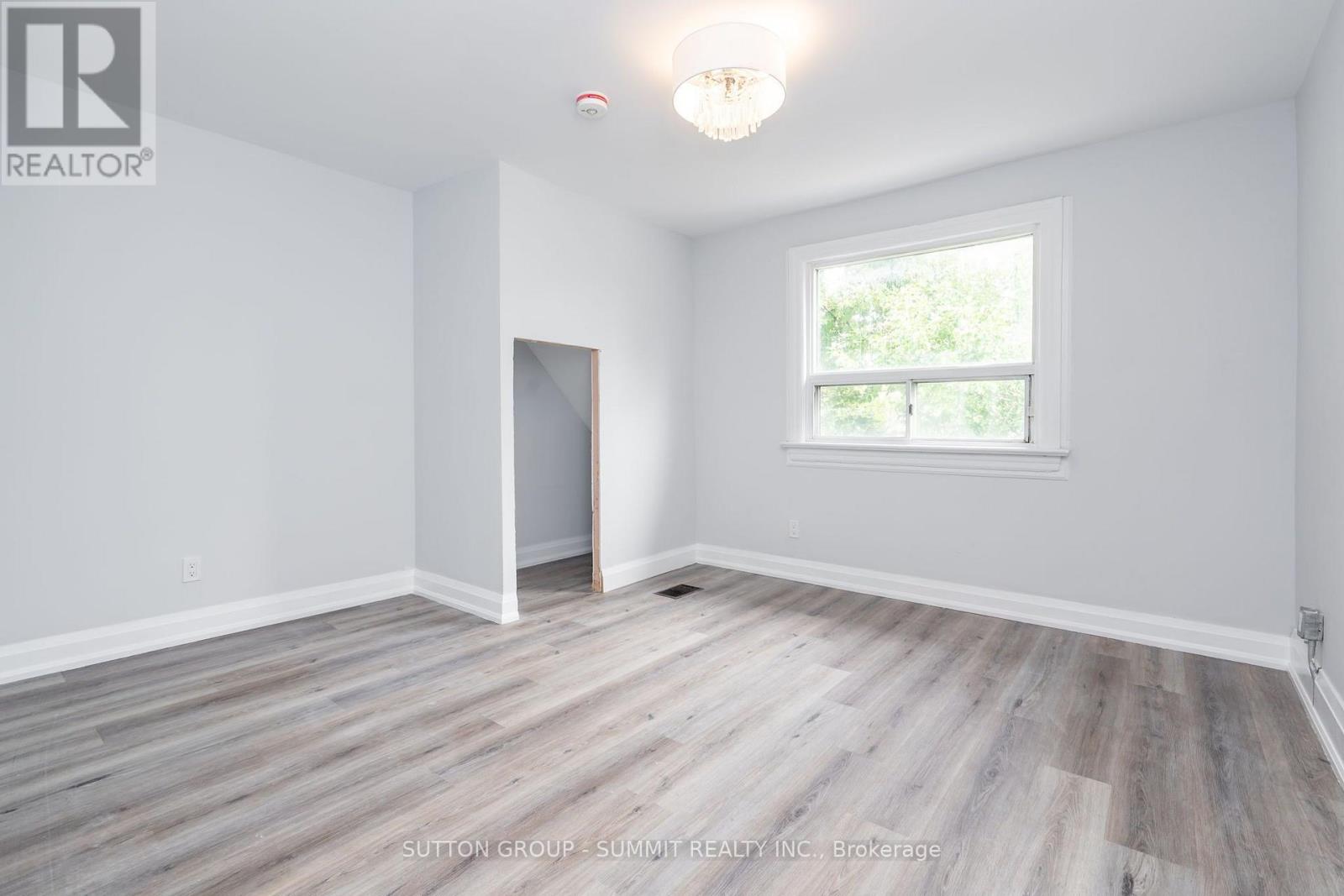 100 Rosethorn Avenue Property Photo 16