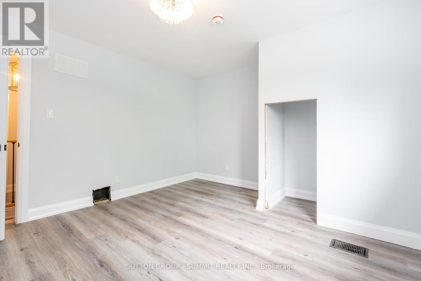 100 Rosethorn Avenue Property Photo 17