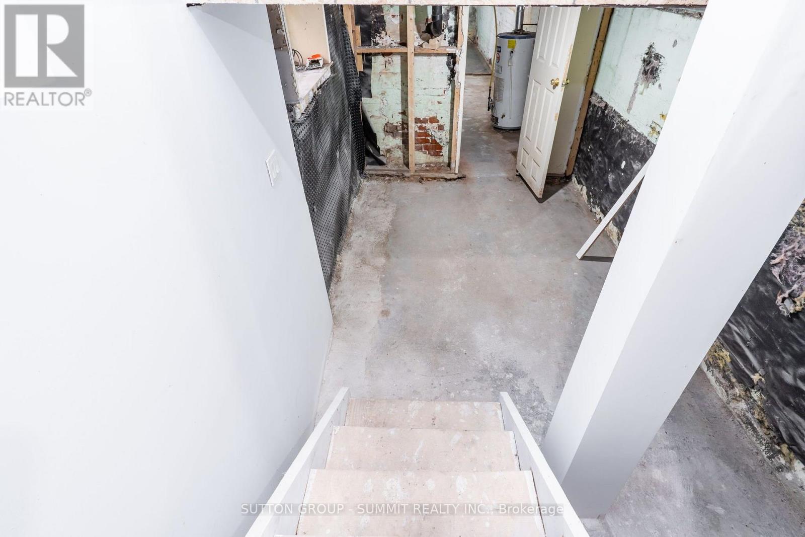 100 Rosethorn Avenue Property Photo 28