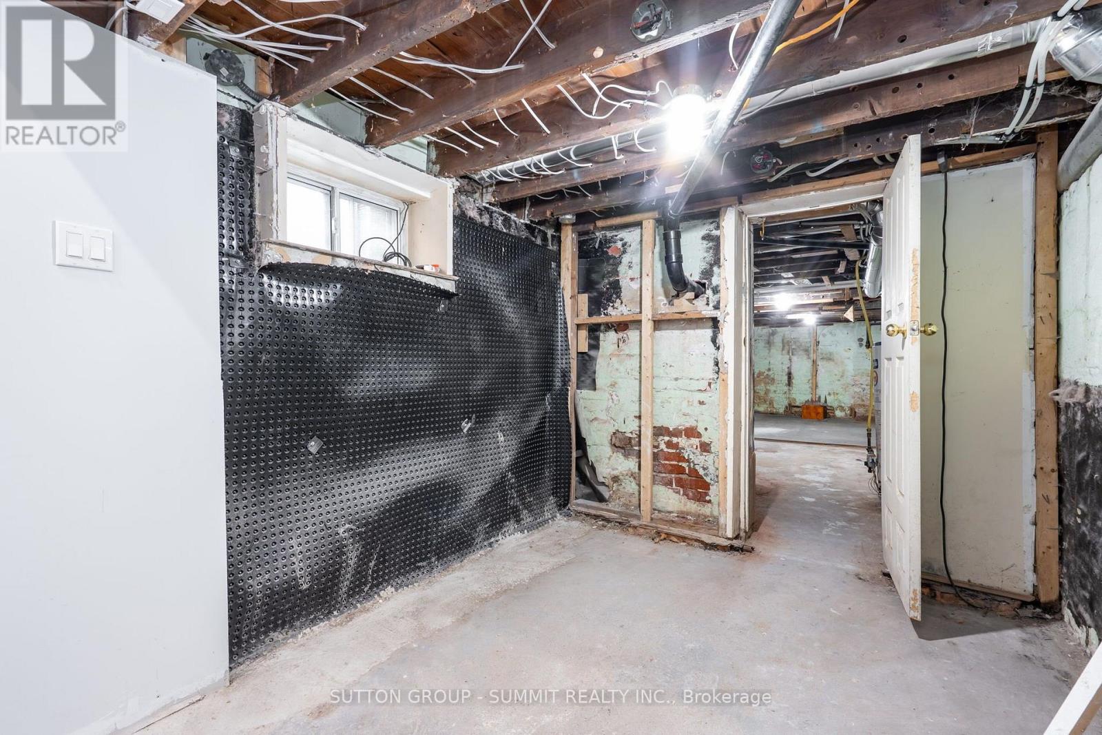 100 Rosethorn Avenue Property Photo 29