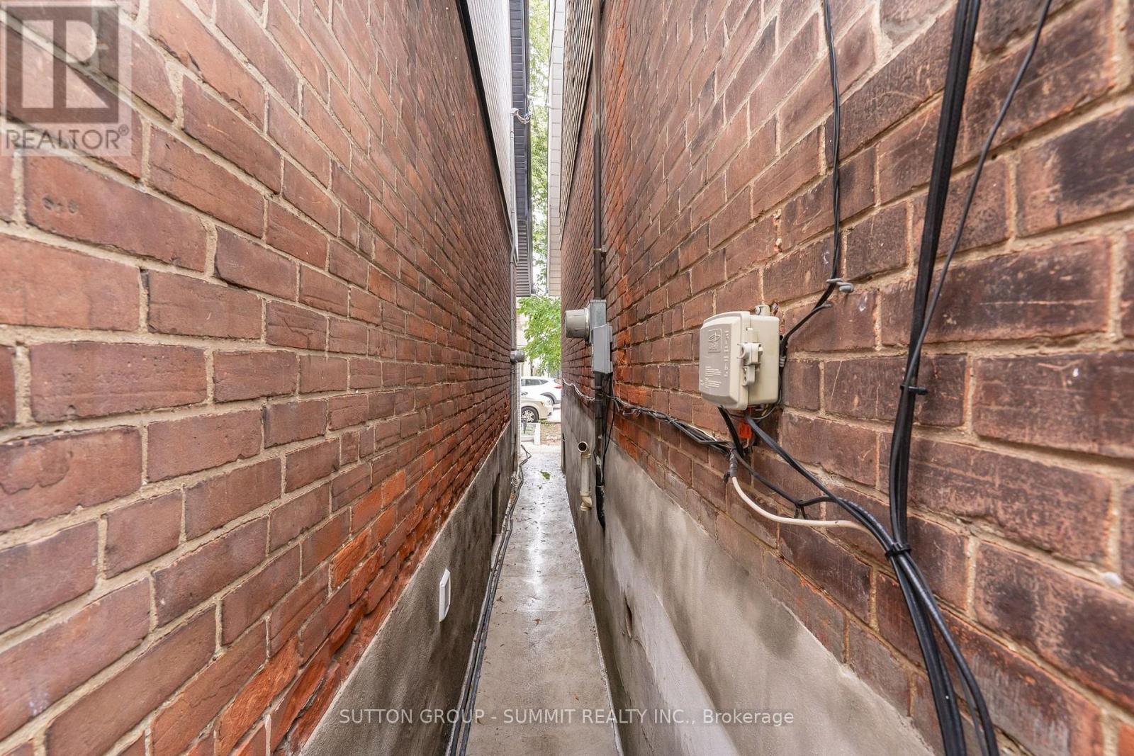 100 Rosethorn Avenue Property Photo 37