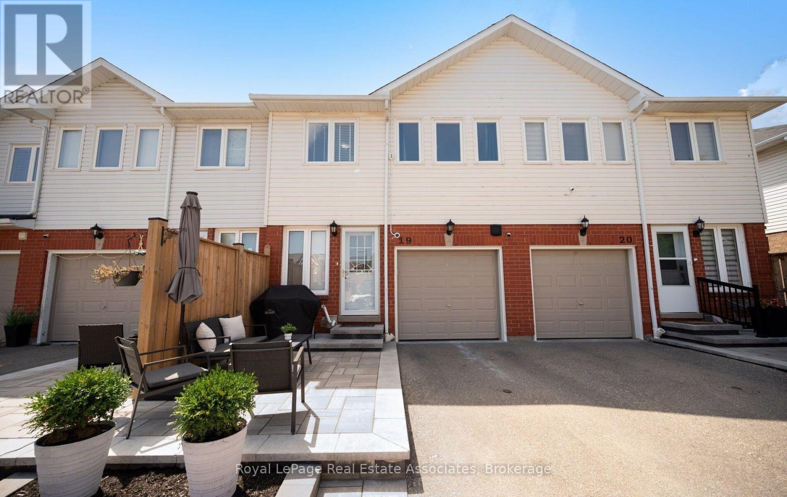 19 - 1485 TORRINGTON DRIVE Property Photo 1