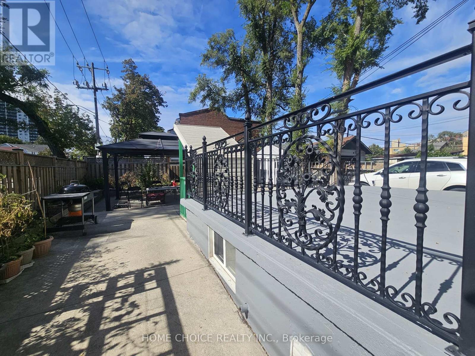 1232 Jane Street Property Photo 4