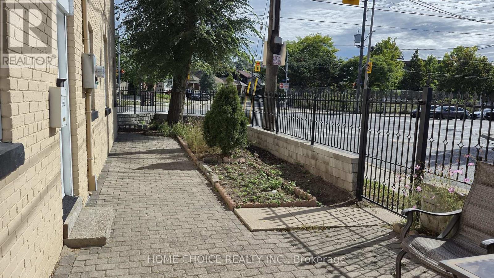 1232 Jane Street Property Photo 5