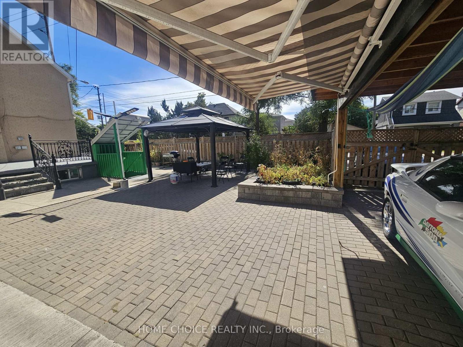 1232 Jane Street Property Photo 6