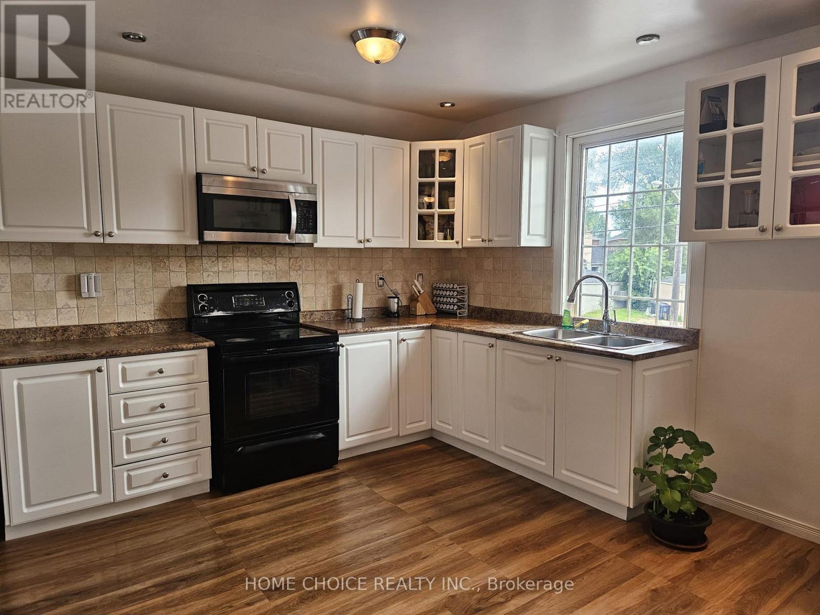 1232 Jane Street Property Photo 11