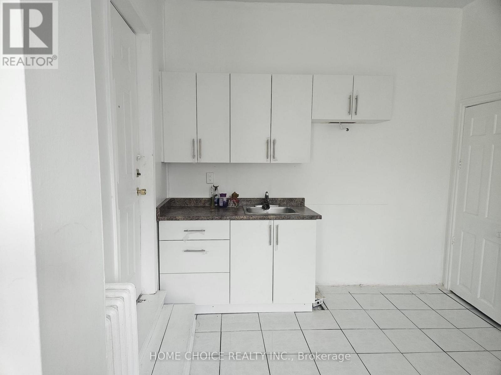 1232 Jane Street Property Photo 13