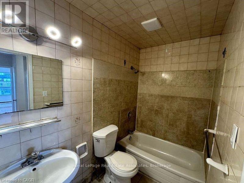 1 - 3071 Hurontario Street Property Photo 7