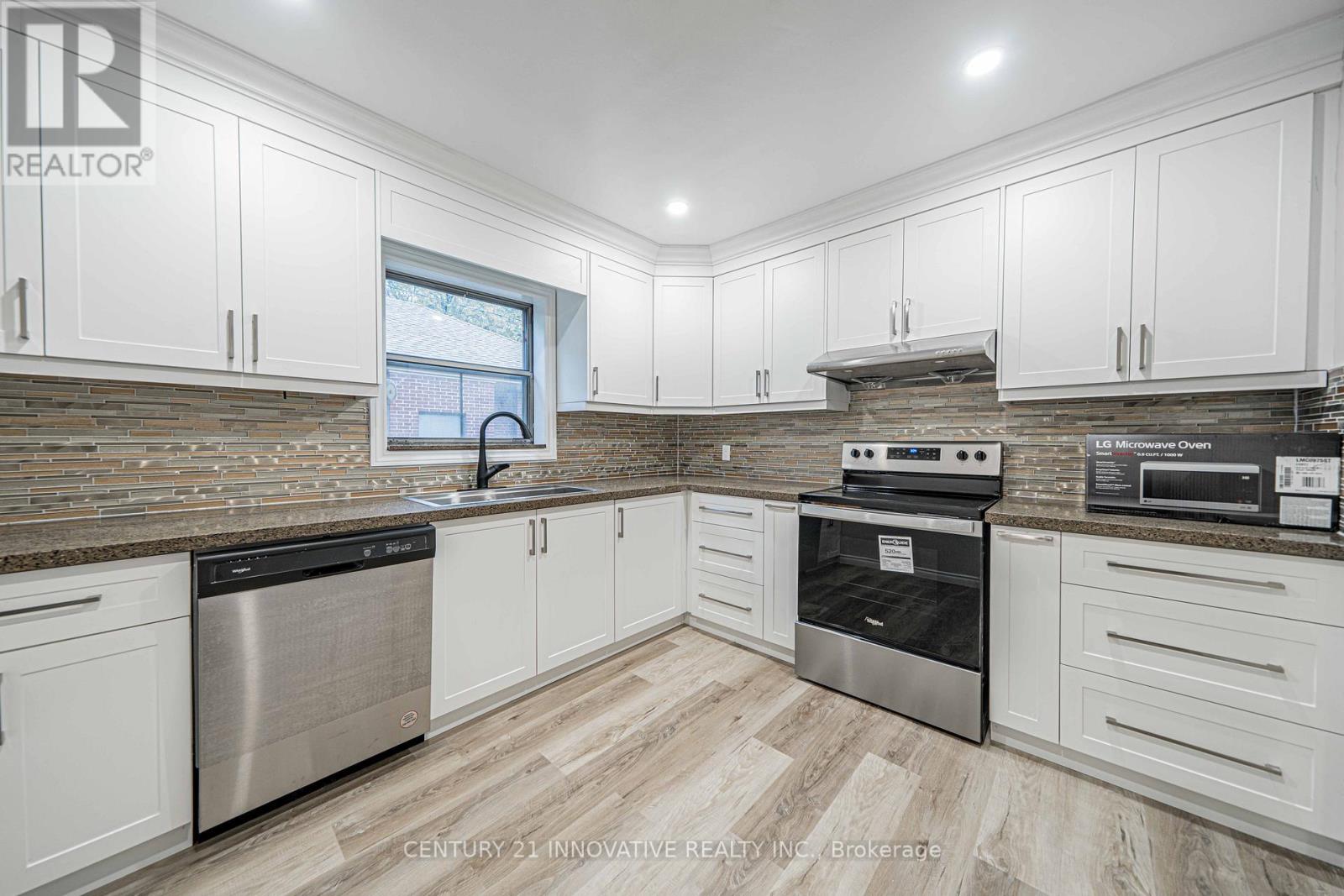 Upper - 22 Carysfort Road Property Photo 14