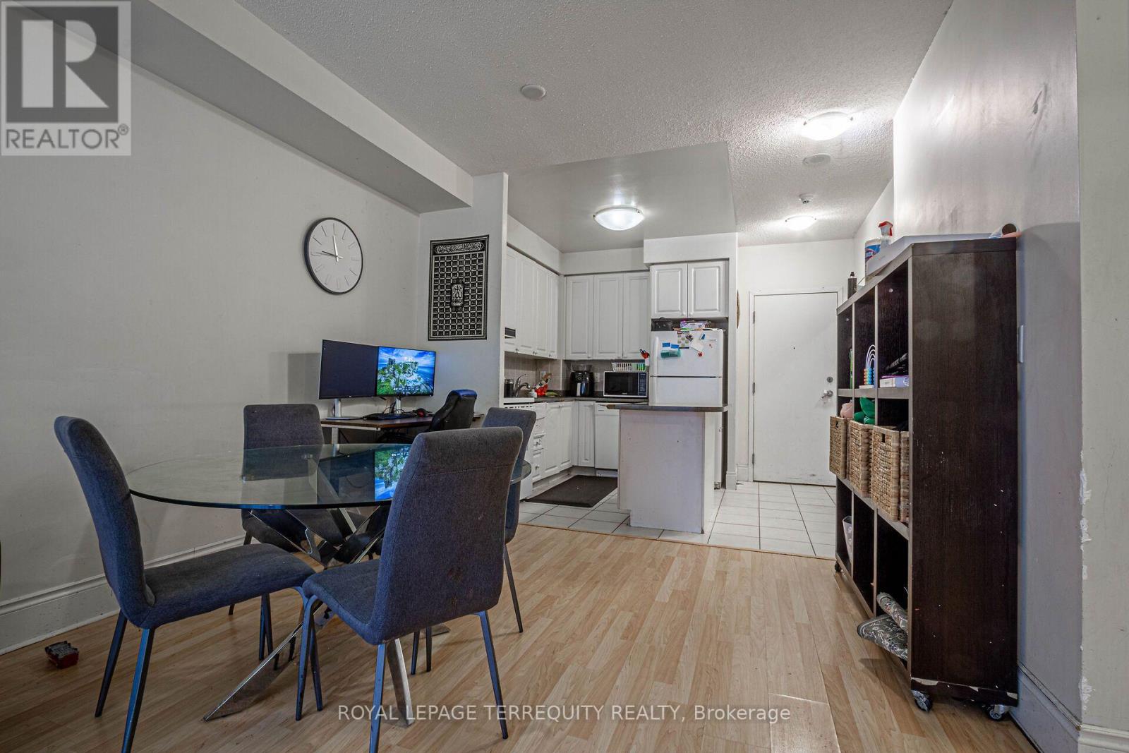 226 - 3888 Duke Of York Boulevard Property Photo 13