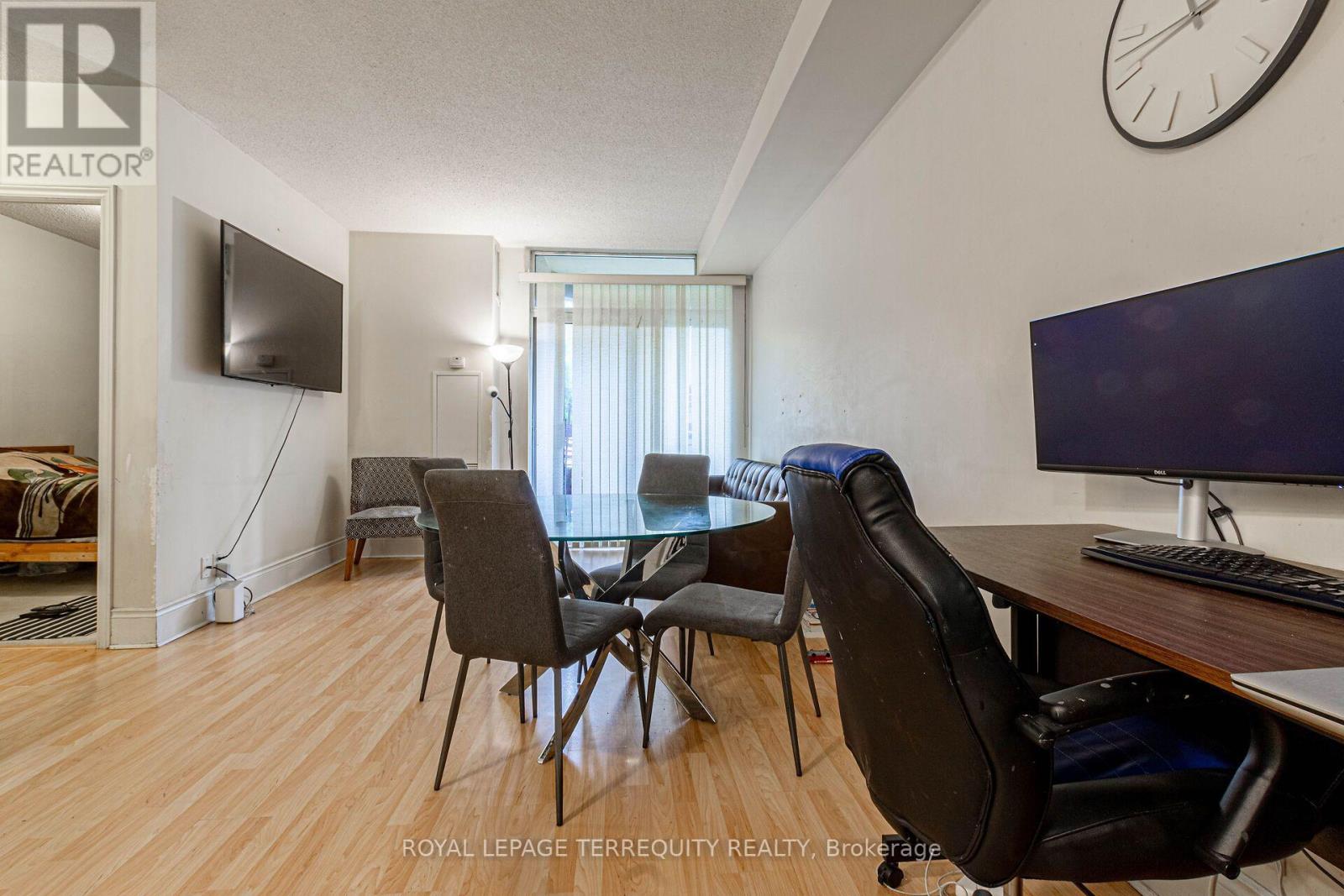 226 - 3888 Duke Of York Boulevard Property Photo 14