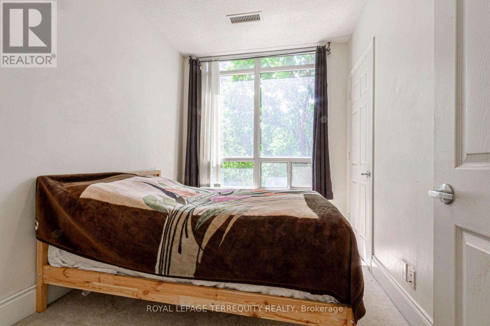226 - 3888 Duke Of York Boulevard Property Photo 19