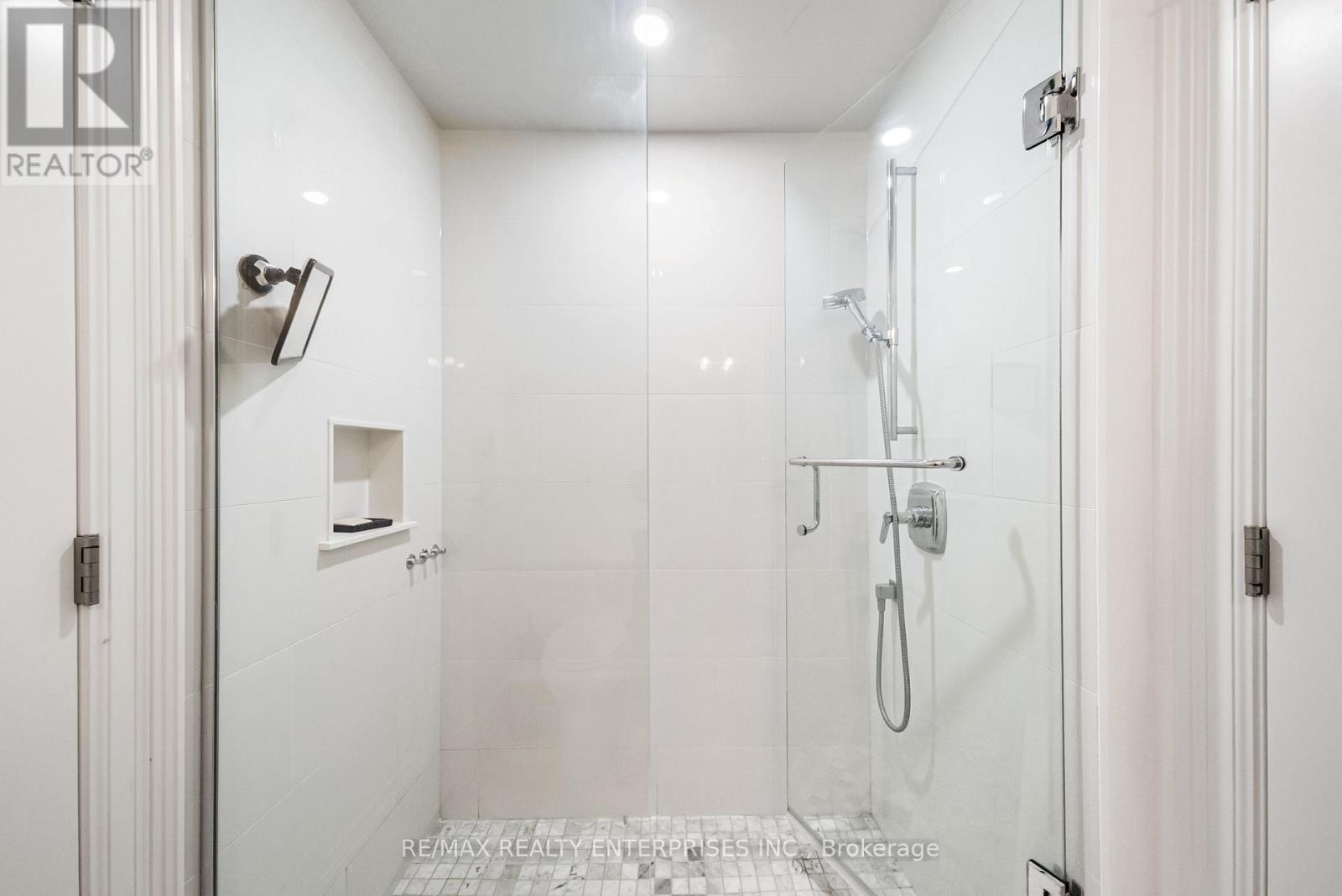505 - 2060 Lakeshore Road Property Photo 28